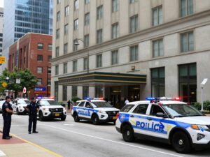 Police response to bomb threat at Embassy Suites hotel in Atlanta